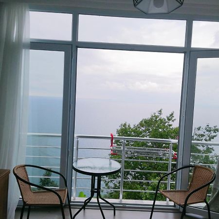 Albatross Kvariati Guest House ภายนอก รูปภาพ