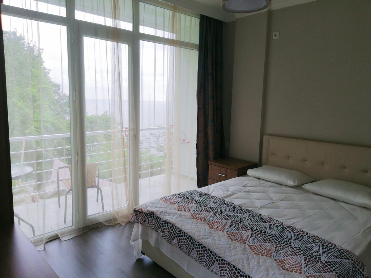 Albatross Kvariati Guest House ภายนอก รูปภาพ
