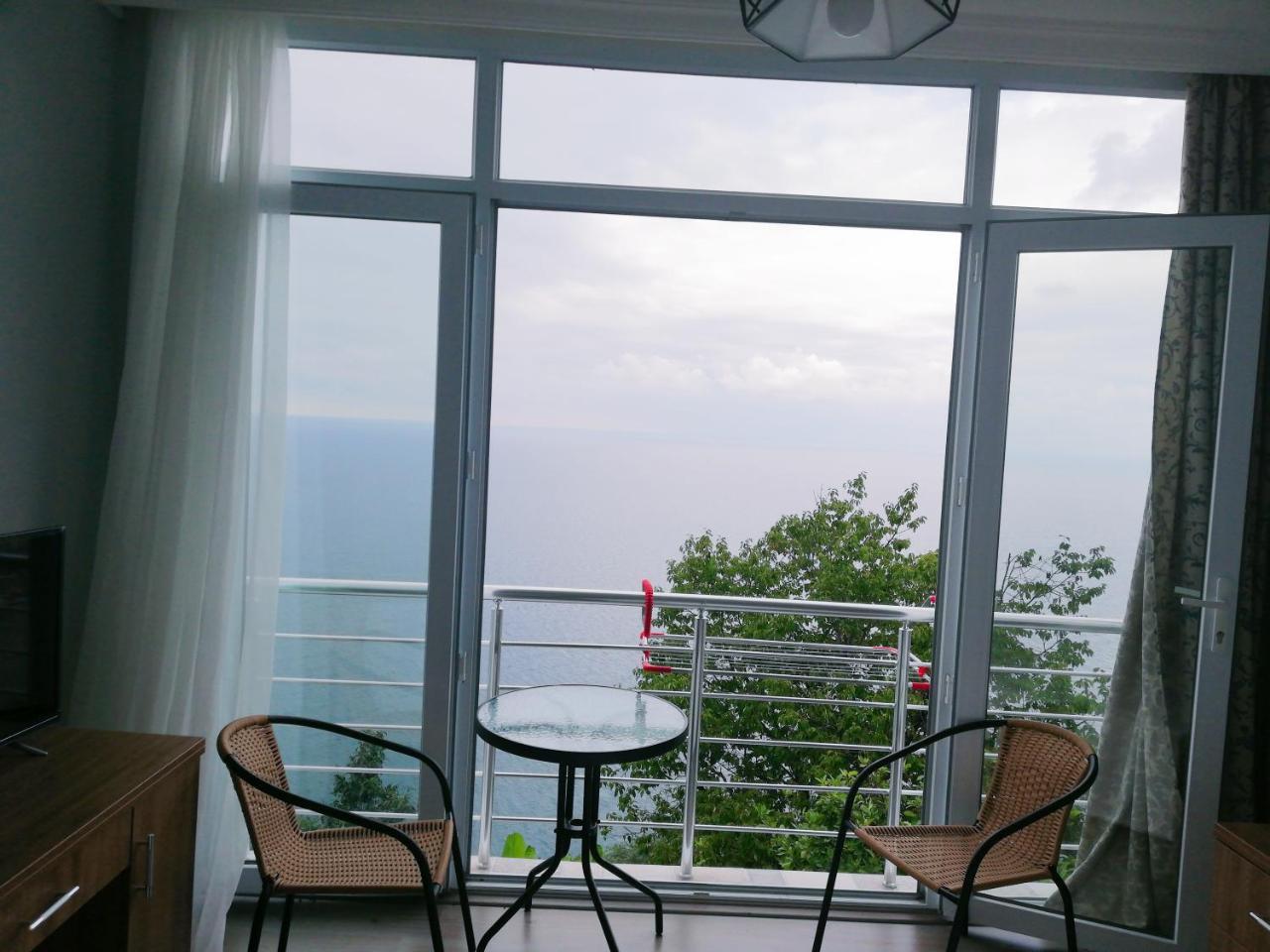 Albatross Kvariati Guest House ภายนอก รูปภาพ