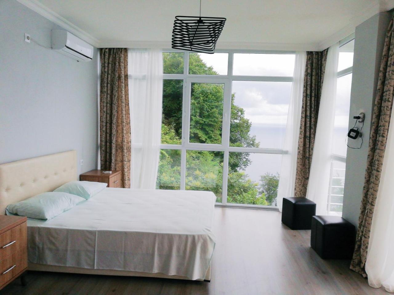 Albatross Kvariati Guest House ภายนอก รูปภาพ