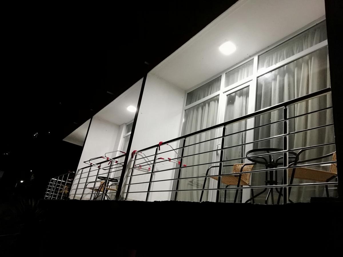 Albatross Kvariati Guest House ภายนอก รูปภาพ