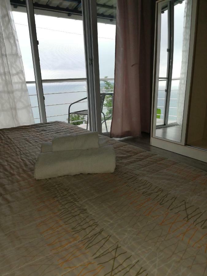 Albatross Kvariati Guest House ภายนอก รูปภาพ